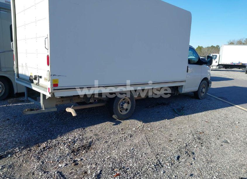 Photo 4 of 2018 Chevrolet Express CUTAWAY WORK VAN (VIN 1GB0GSFG0J1169009)