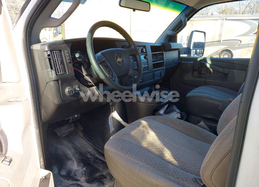 Photo 6 of 2018 Chevrolet Express CUTAWAY WORK VAN (VIN 1GB0GSFG0J1169009)