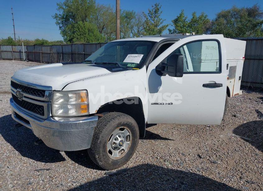Photo 2 of 2011 Chevrolet Silverado 2500HD WORK TRUCK (VIN 1GB0KVCG1BF190914)