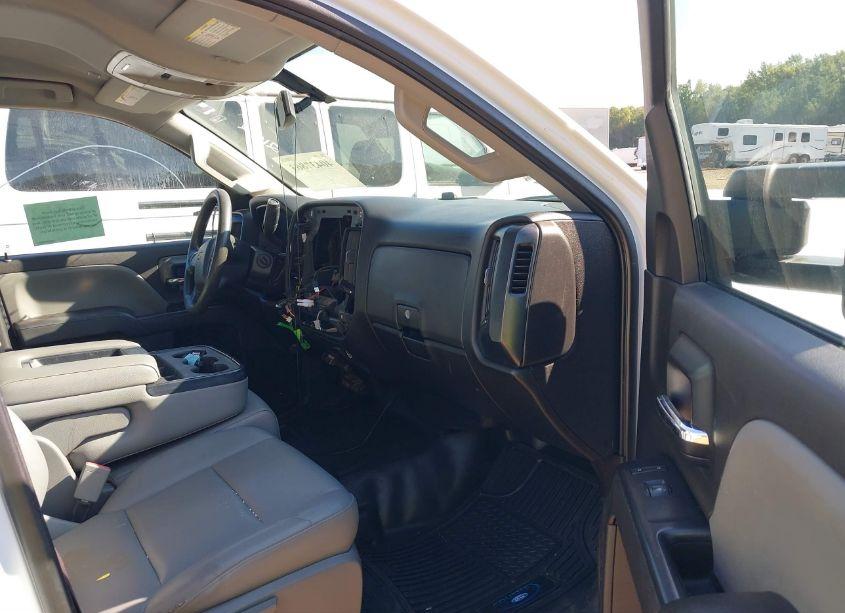 Photo 6 of 2017 Chevrolet Silverado 2500HD (VIN 1GB1CUEG6HF122142)