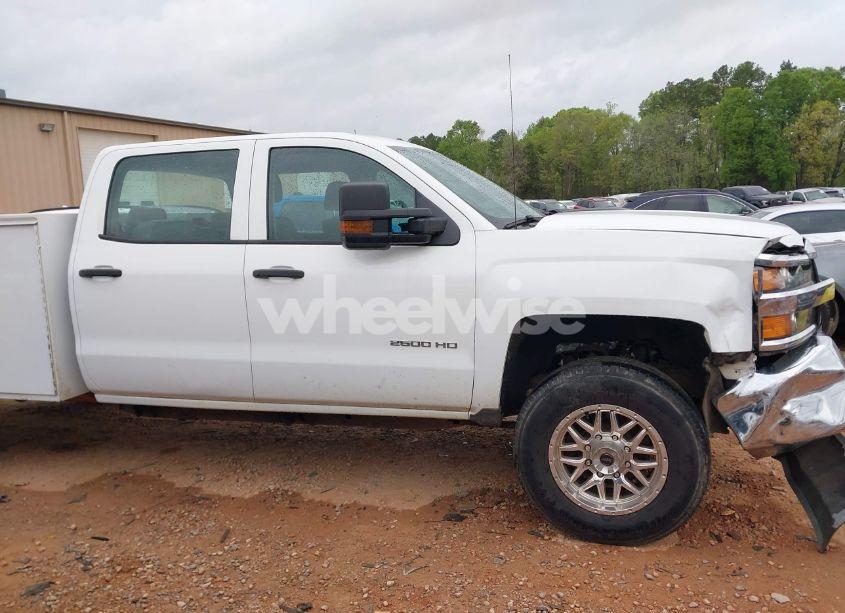 Photo 13 of 2017 Chevrolet Silverado 2500HD WT (VIN 1GB1KUEGXHF219881)