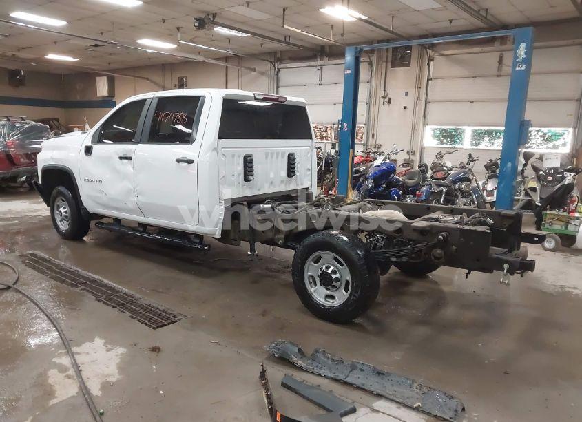 Photo 3 of 2021 Chevrolet Silverado 2500HD (VIN 1GB1YLEY2MF203086)