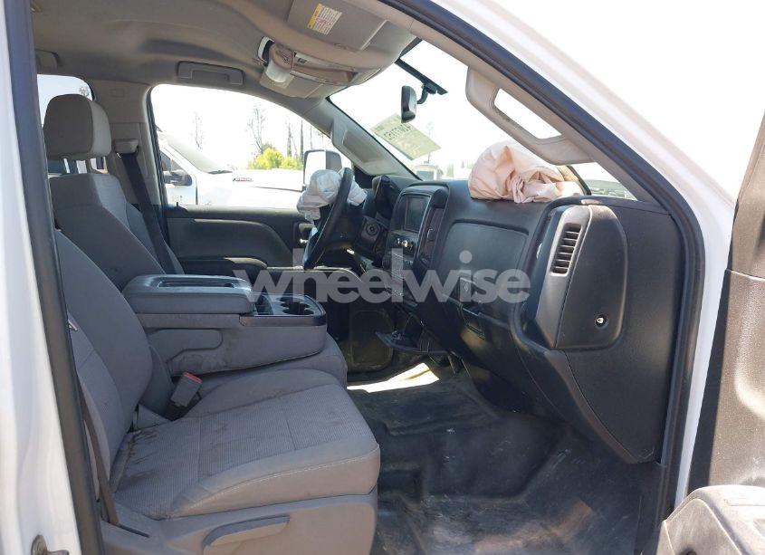 Photo 5 of 2017 Chevrolet Silverado 2500HD WT (VIN 1GB2CUEG7HZ389826)