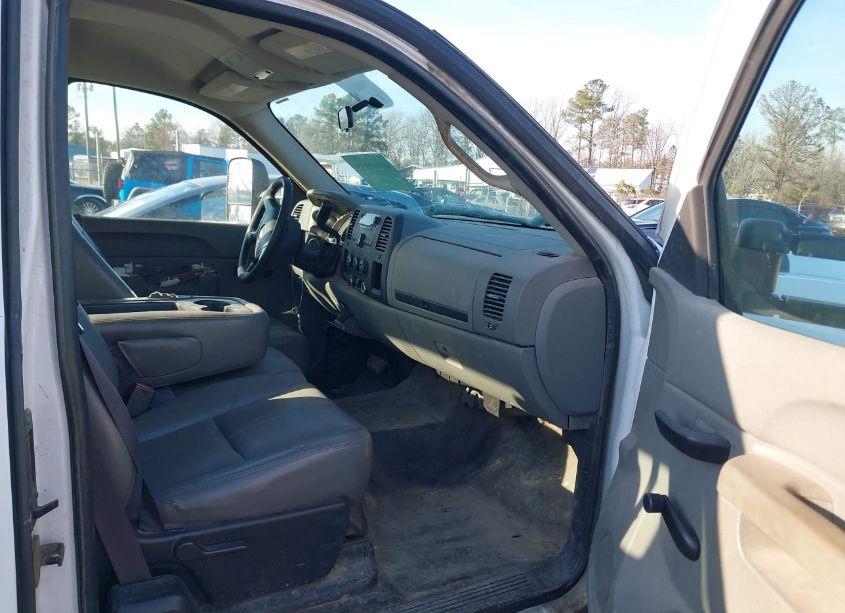 Photo 5 of 2011 Chevrolet Silverado 2500HD WORK TRUCK (VIN 1GB2CVCG1BZ259069)