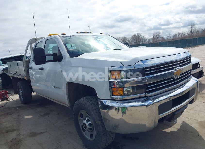 2018 Chevrolet Silverado 2500HD WT (VIN 1GB2KUEG2JZ233878) main photo