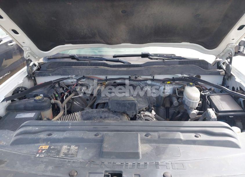 Photo 10 of 2018 Chevrolet Silverado 2500HD WT (VIN 1GB2KUEG2JZ233878)