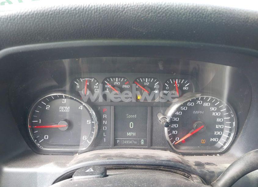 Photo 7 of 2018 Chevrolet Silverado 2500HD WT (VIN 1GB2KUEG2JZ233878)