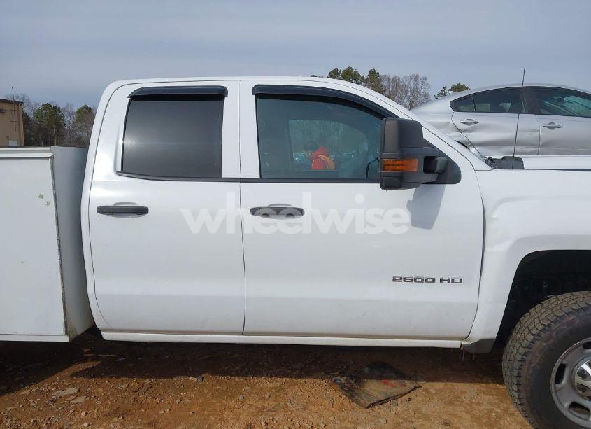 Photo 13 of 2015 Chevrolet Silverado 2500HD WT (VIN 1GB2KUEG7FZ525808)
