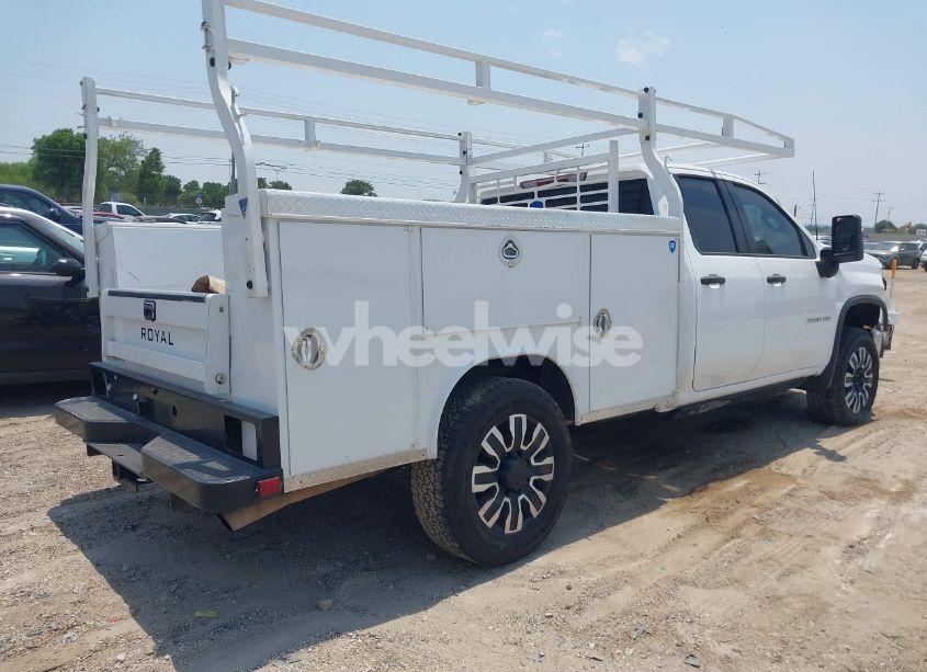 Photo 4 of 2022 Chevrolet Silverado 2500HD 2WD DOUBLE CAB LONG BED WT (VIN 1GB2WLE78NF328371)