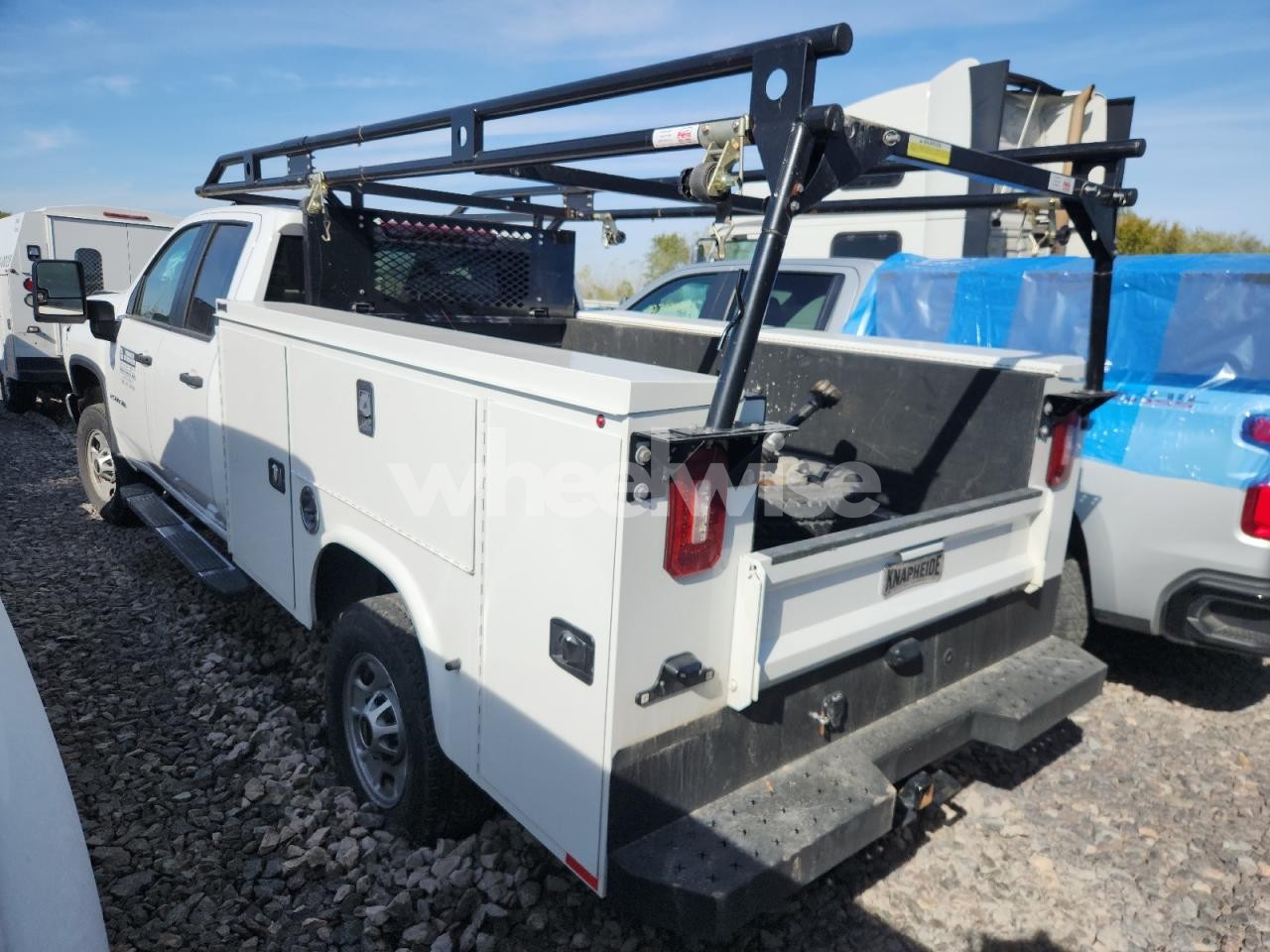 Photo 2 of 2024 CHEVROLET SILVERADO 2500HD UTILITY / SERVICETRUCK (VIN 1GB2YLE76RF229385)