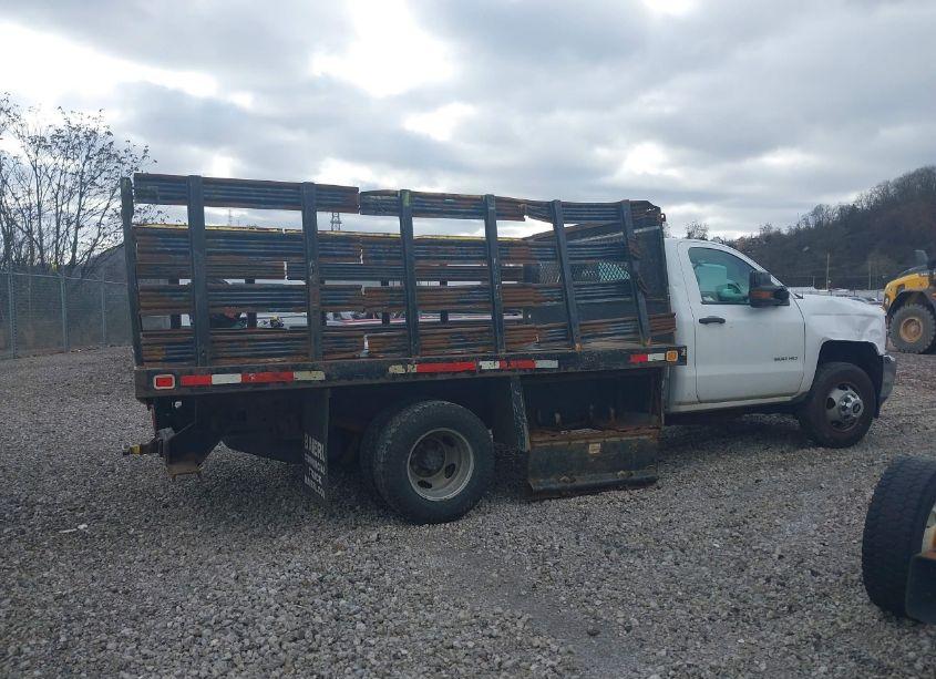 Photo 13 of 2015 Chevrolet Silverado 3500HD CHASSIS WT (VIN 1GB3CYCGXFF507512)