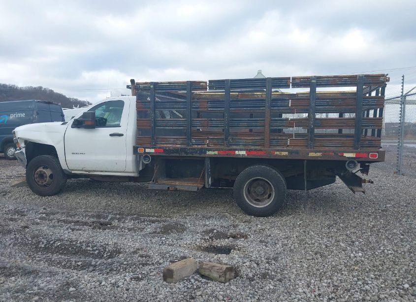 Photo 14 of 2015 Chevrolet Silverado 3500HD CHASSIS WT (VIN 1GB3CYCGXFF507512)