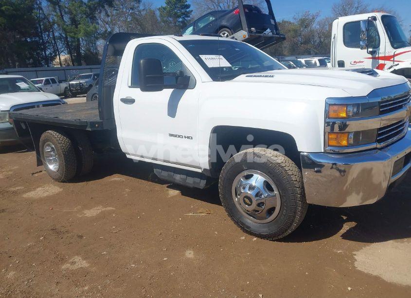 2018 Chevrolet Silverado 3500HD CHASSIS WT (VIN 1GB3CYCY7JF223997) main photo