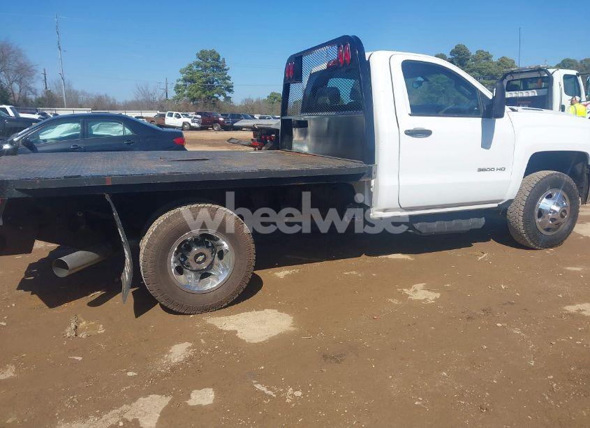 Photo 13 of 2018 Chevrolet Silverado 3500HD CHASSIS WT (VIN 1GB3CYCY7JF223997)