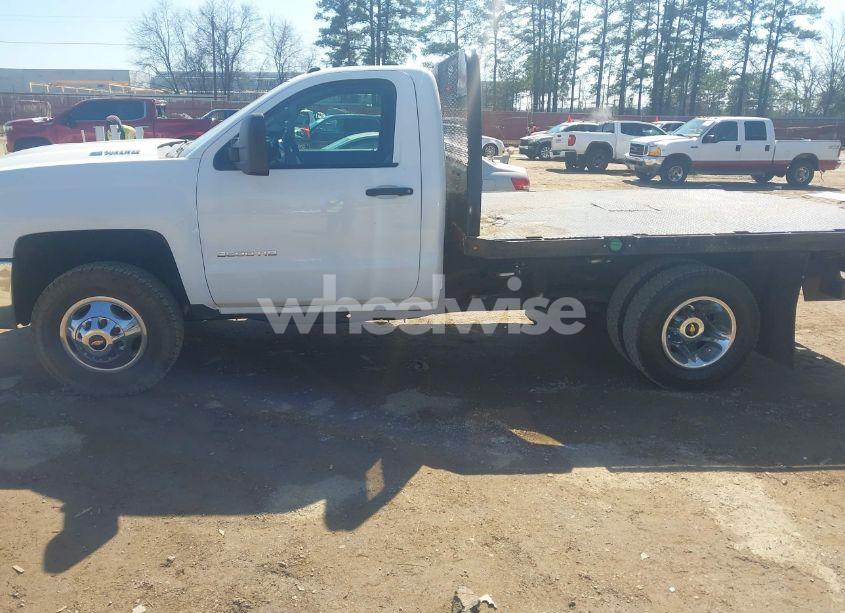 Photo 14 of 2018 Chevrolet Silverado 3500HD CHASSIS WT (VIN 1GB3CYCY7JF223997)