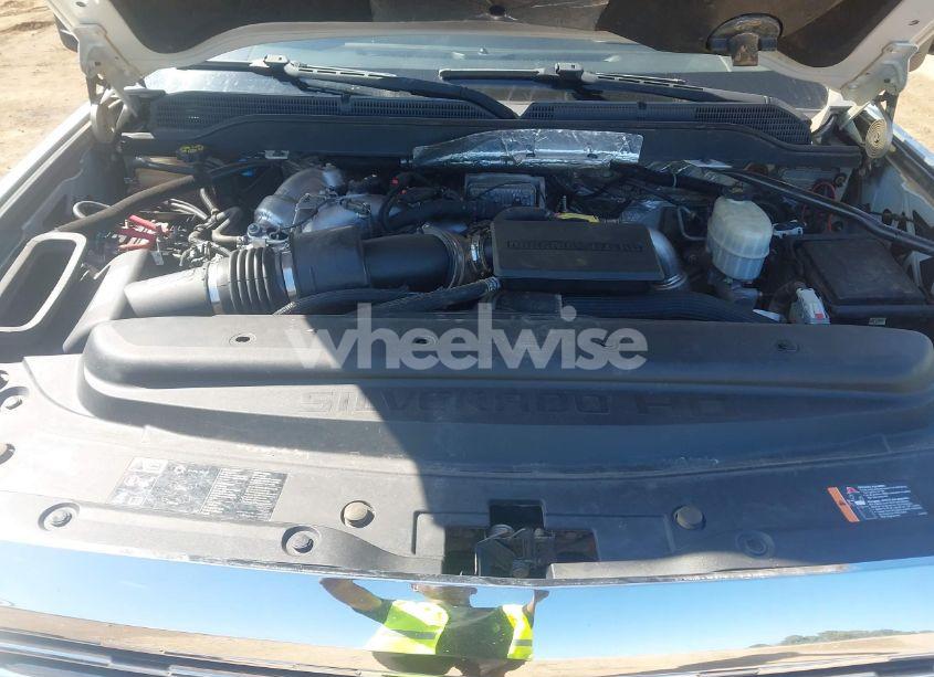 Photo 9 of 2018 Chevrolet Silverado 3500HD CHASSIS WT (VIN 1GB3CYCY7JF223997)