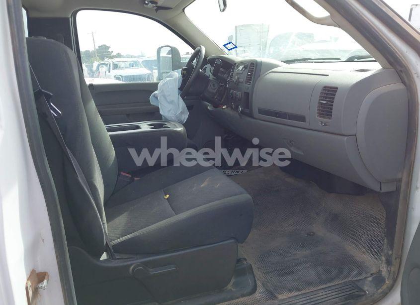 Photo 7 of 2011 Chevrolet Silverado 3500HD CHASSIS WORK TRUCK (VIN 1GB3CZCG5BF257418)