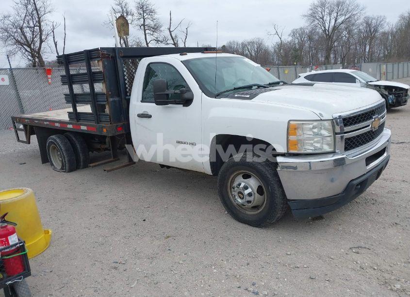 2011 Chevrolet Silverado 3500HD CHASSIS WORK TRUCK (VIN 1GB3CZCG8BF218905) main photo