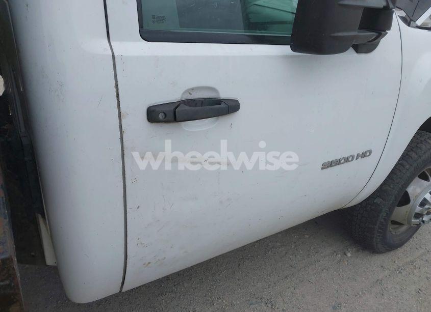 Photo 14 of 2011 Chevrolet Silverado 3500HD CHASSIS WORK TRUCK (VIN 1GB3CZCG8BF218905)