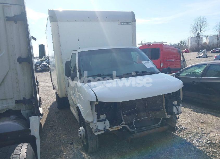 2014 Chevrolet Express CUTAWAY 3500 (VIN 1GB3G2BG7E1204329) main photo
