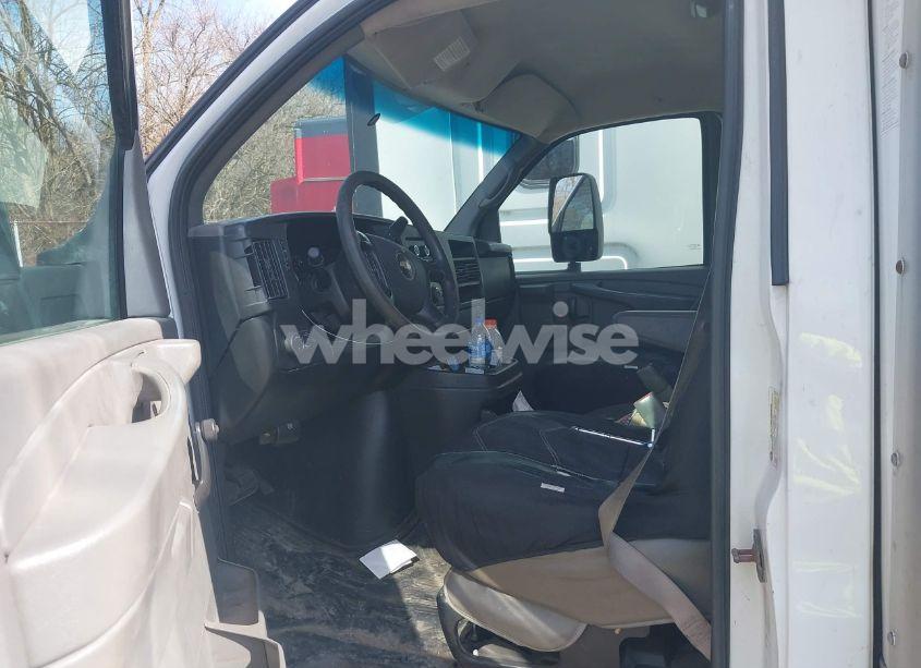 Photo 7 of 2014 Chevrolet Express CUTAWAY 3500 (VIN 1GB3G2BG7E1204329)