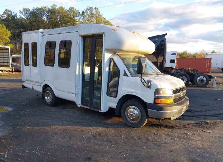 2011 Chevrolet Express CUTAWAY WORK VAN (VIN 1GB3G2BG9B1178778) main photo