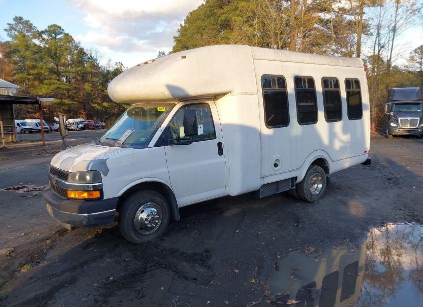 Photo 2 of 2011 Chevrolet Express CUTAWAY WORK VAN (VIN 1GB3G2BG9B1178778)