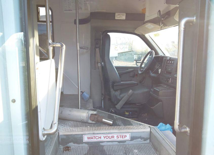 Photo 5 of 2011 Chevrolet Express CUTAWAY WORK VAN (VIN 1GB3G2BG9B1178778)