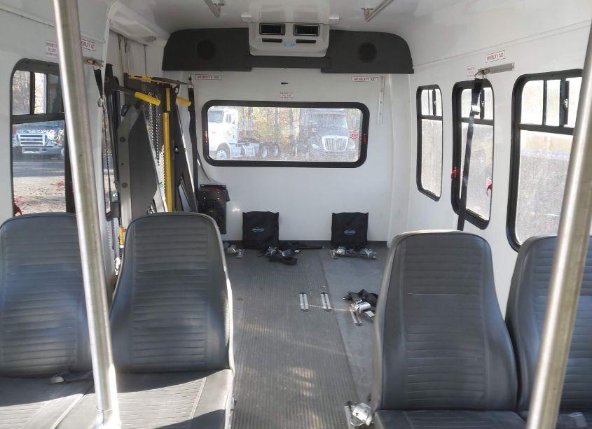 Photo 8 of 2011 Chevrolet Express CUTAWAY WORK VAN (VIN 1GB3G2BG9B1178778)