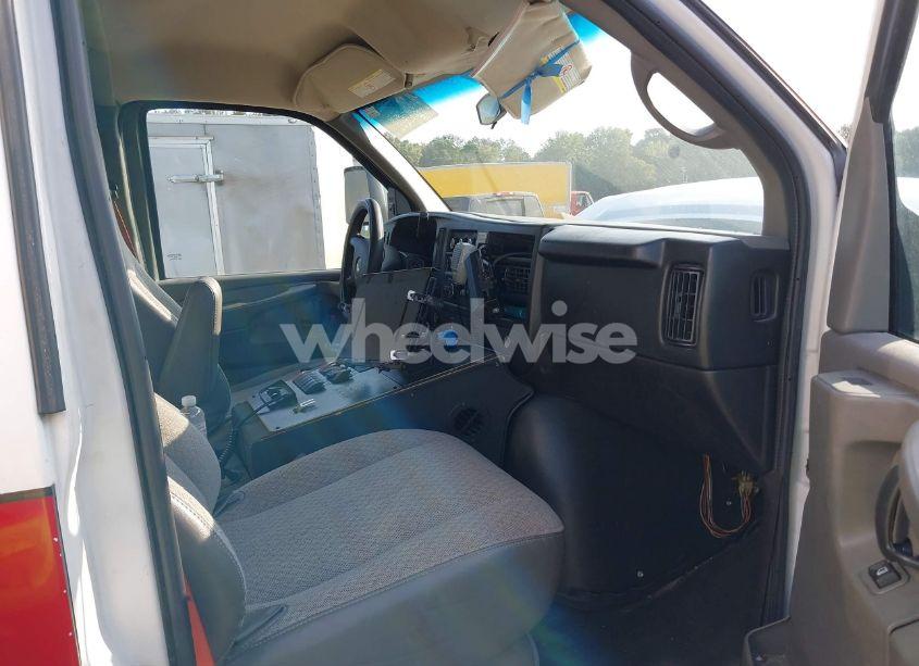 Photo 6 of 2011 Chevrolet Express CUTAWAY DIESEL (VIN 1GB3G2CL1B1182058)