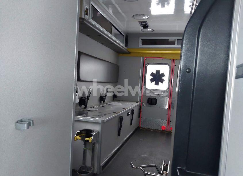 Photo 6 of 2014 Chevrolet Express CUTAWAY 3500 DIESEL (VIN 1GB3G2CL9E1160054)