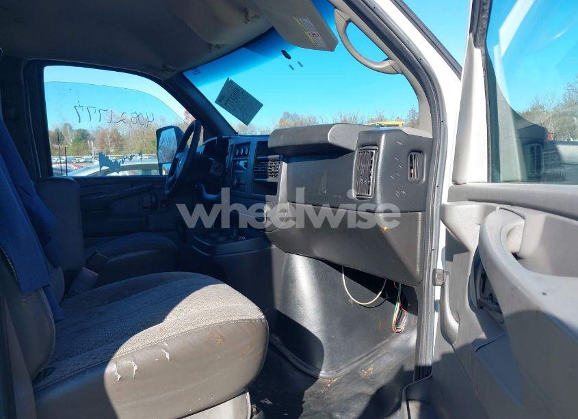 Photo 6 of 2014 Chevrolet Express CUTAWAY 3500 (VIN 1GB3G4CG8E1174624)