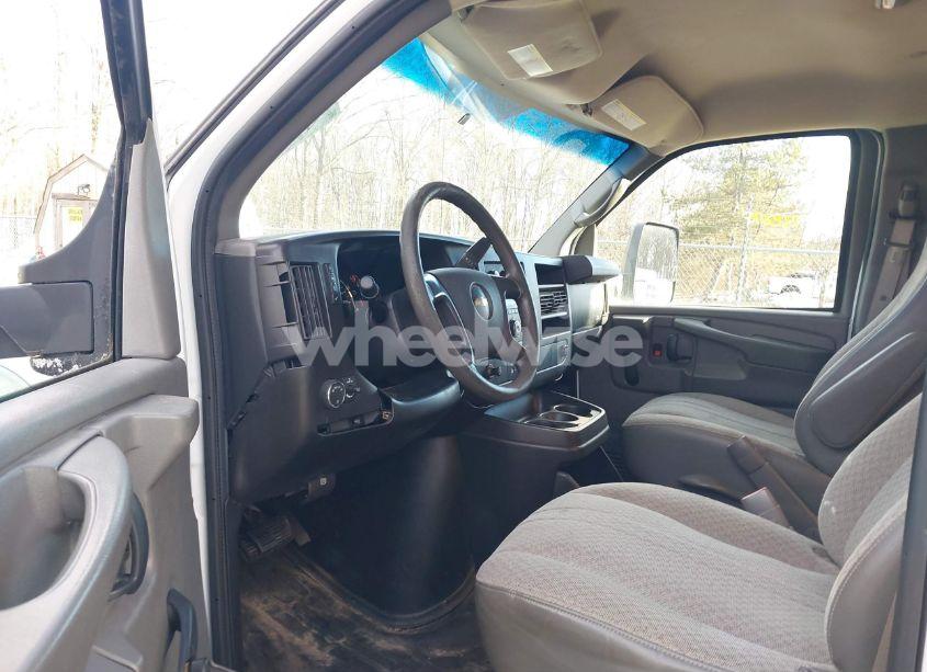 Photo 6 of 2014 Chevrolet Express CUTAWAY 3500 (VIN 1GB3G4CG9E1193831)
