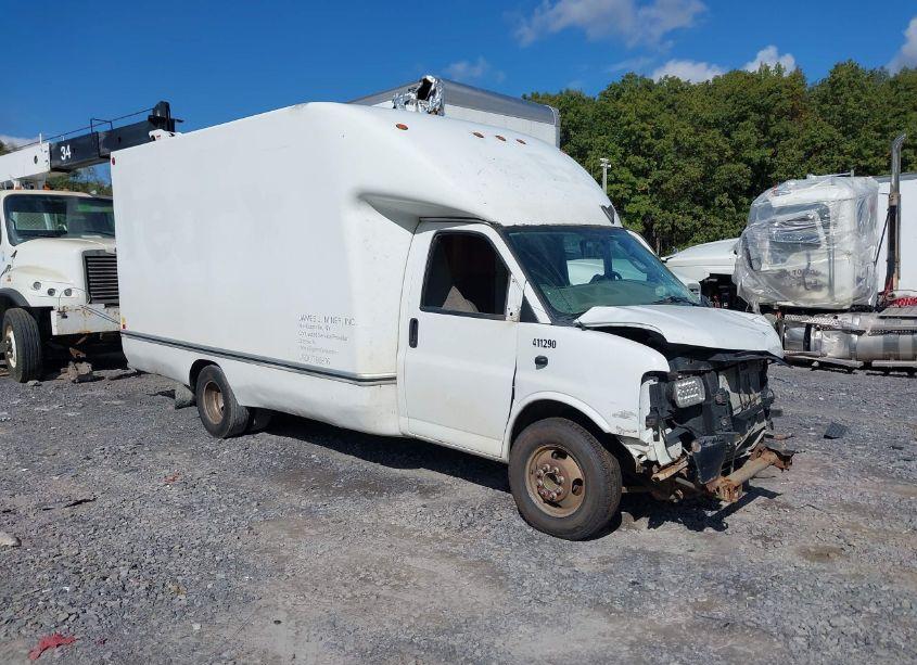 2017 Chevrolet Express CUTAWAY WORK VAN (VIN 1GB3GSCG3H1351511) main photo