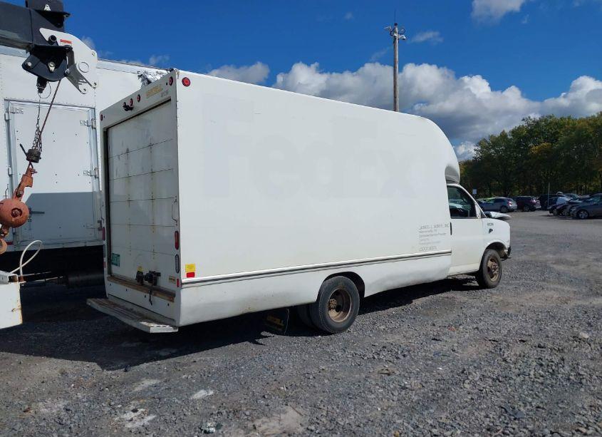 Photo 4 of 2017 Chevrolet Express CUTAWAY WORK VAN (VIN 1GB3GSCG3H1351511)