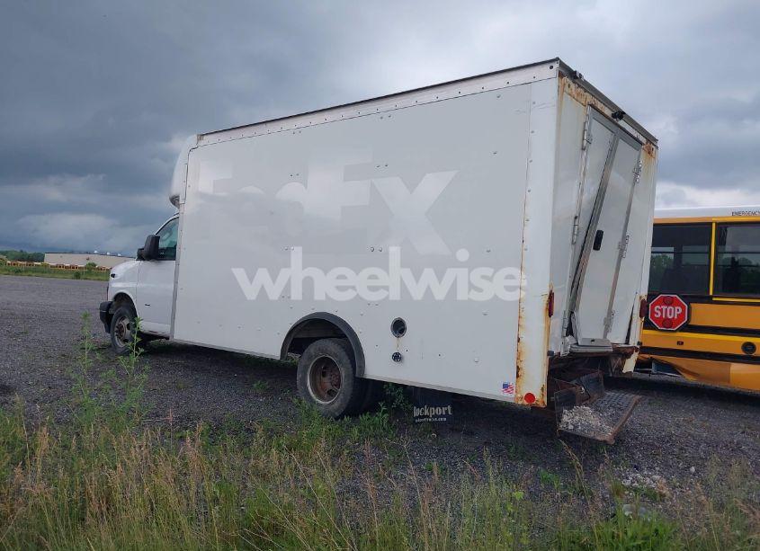 Photo 3 of 2020 Chevrolet Express CUTAWAY WORK VAN (VIN 1GB3GSFGXL1144716)