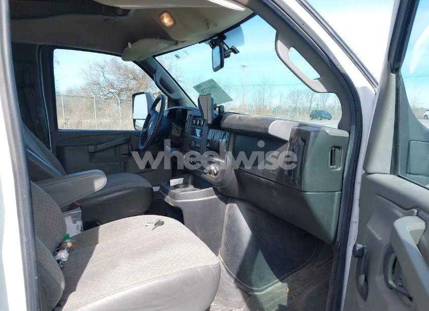 Photo 7 of 2020 Chevrolet Express CUTAWAY WORK VAN (VIN 1GB3GSFGXL1144716)