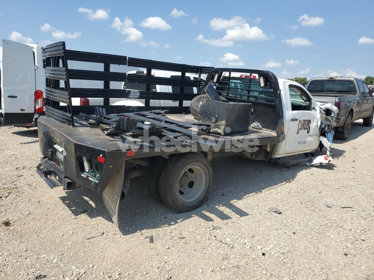 Photo 3 of 2019 CHEVROLET SILVERADO K3500 (VIN 1GB3KVCY1KF192846)