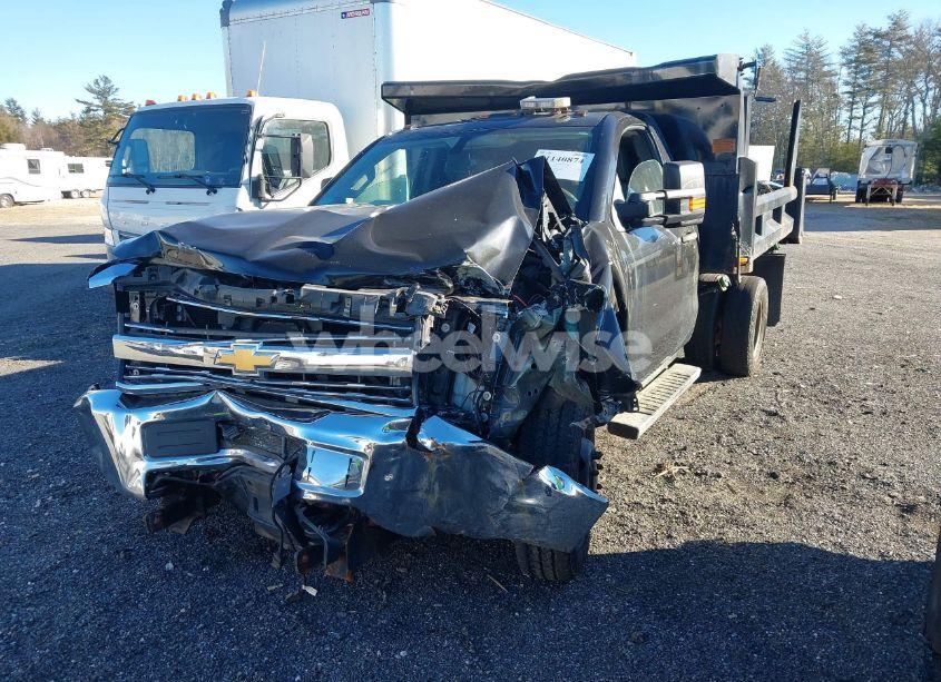 Photo 2 of 2016 Chevrolet Silverado 3500HD CHASSIS WT (VIN 1GB3KYC86GF293258)