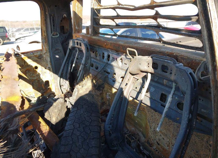 Photo 7 of 2015 Chevrolet Silverado 3500HD CHASSIS WT (VIN 1GB3KYC88FF151489)