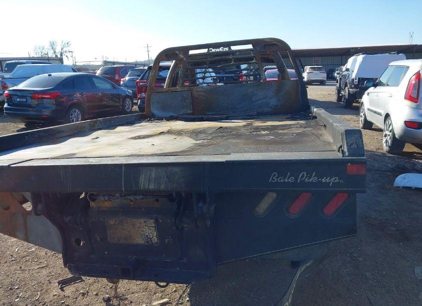 Photo 8 of 2015 Chevrolet Silverado 3500HD CHASSIS WT (VIN 1GB3KYC88FF151489)