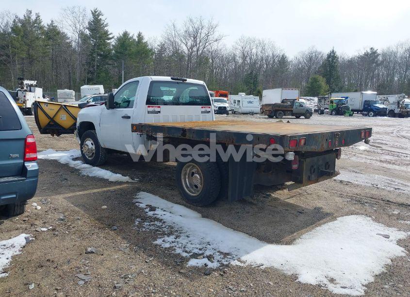 Photo 3 of 2011 Chevrolet Silverado 3500HD CHASSIS WORK TRUCK (VIN 1GB3KZCG8BF117253)