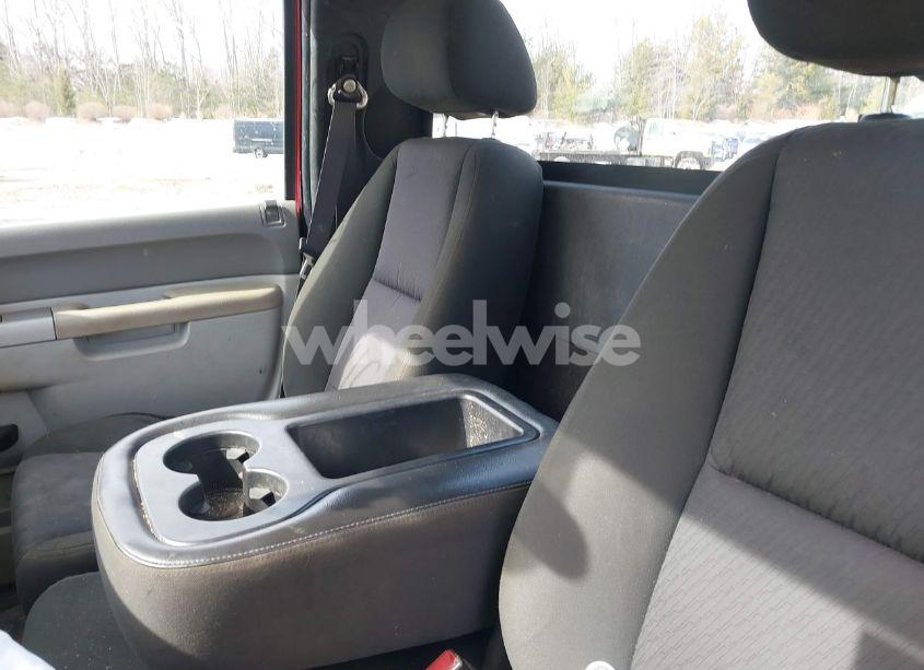 Photo 6 of 2011 Chevrolet Silverado 3500HD CHASSIS WORK TRUCK (VIN 1GB3KZCG8BF117253)