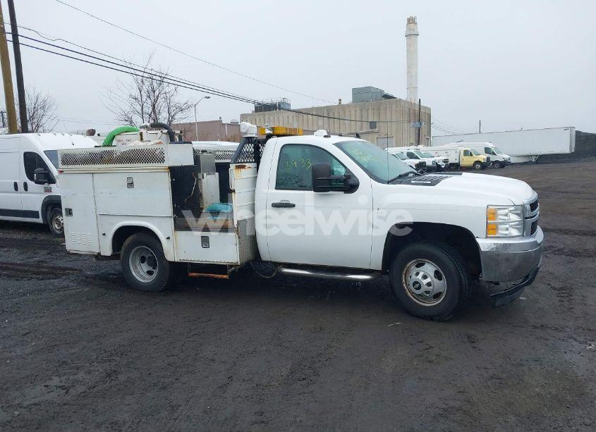 Photo 16 of 2013 Chevrolet Silverado 3500HD CHASSIS WORK TRUCK (VIN 1GB3KZCGXDF219799)