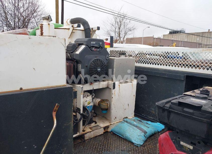 Photo 6 of 2013 Chevrolet Silverado 3500HD CHASSIS WORK TRUCK (VIN 1GB3KZCGXDF219799)