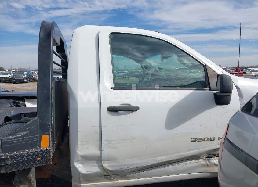 Photo 13 of 2022 Chevrolet Silverado 3500HD CHASSIS WORK TRUCK (VIN 1GB3YSE74NF243309)