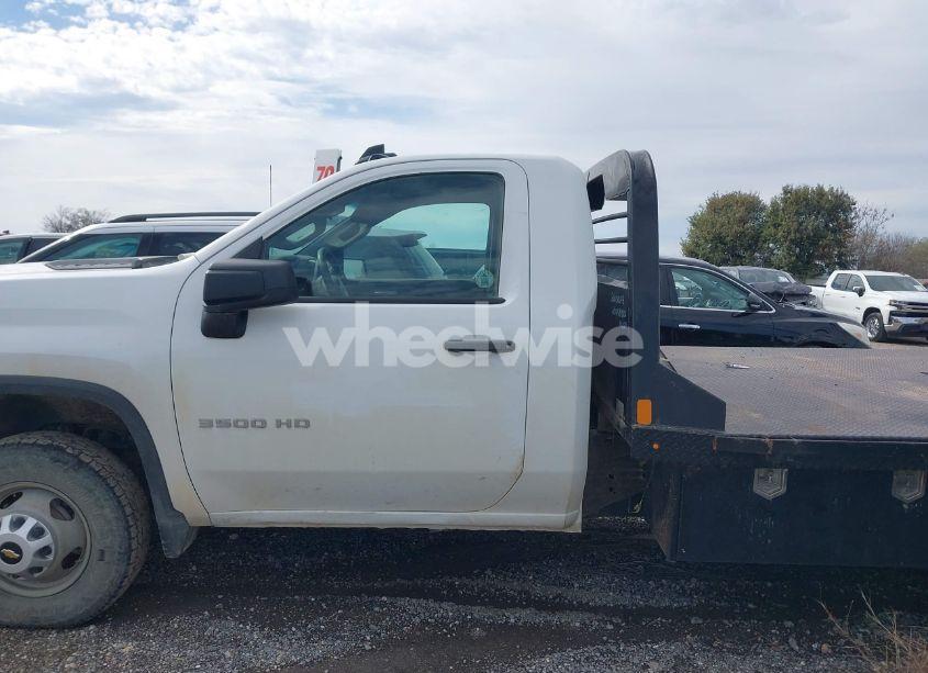 Photo 14 of 2022 Chevrolet Silverado 3500HD CHASSIS WORK TRUCK (VIN 1GB3YSE74NF243309)