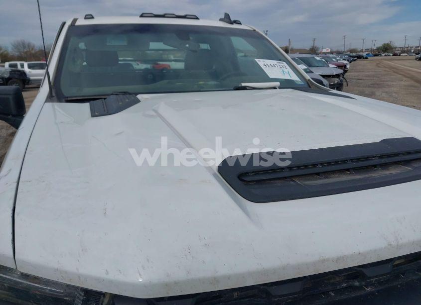 Photo 18 of 2022 Chevrolet Silverado 3500HD CHASSIS WORK TRUCK (VIN 1GB3YSE74NF243309)