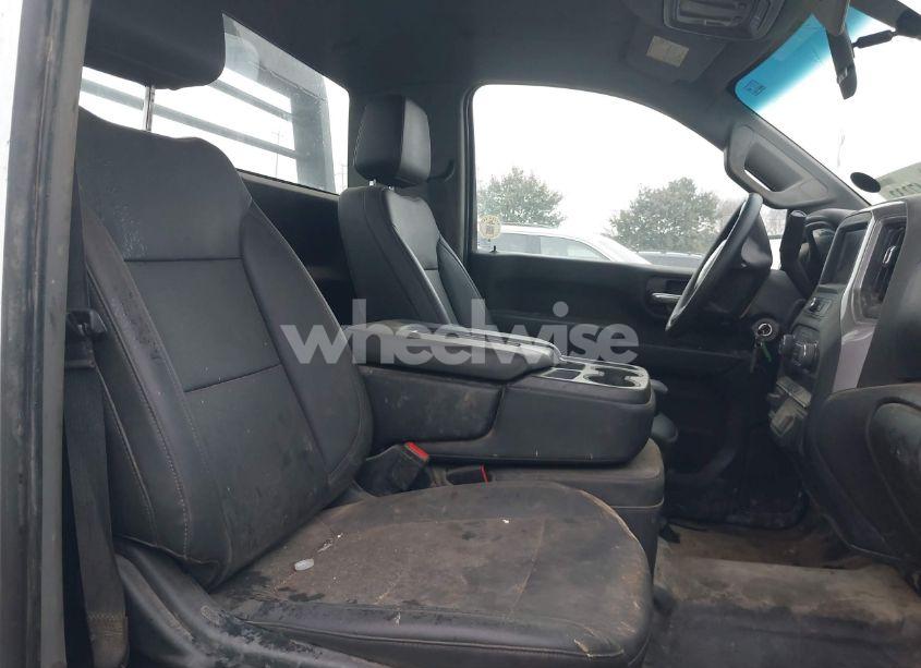 Photo 6 of 2022 Chevrolet Silverado 3500HD CHASSIS WORK TRUCK (VIN 1GB3YSE74NF243309)