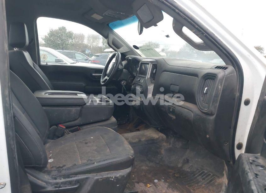 Photo 7 of 2022 Chevrolet Silverado 3500HD CHASSIS WORK TRUCK (VIN 1GB3YSE74NF243309)